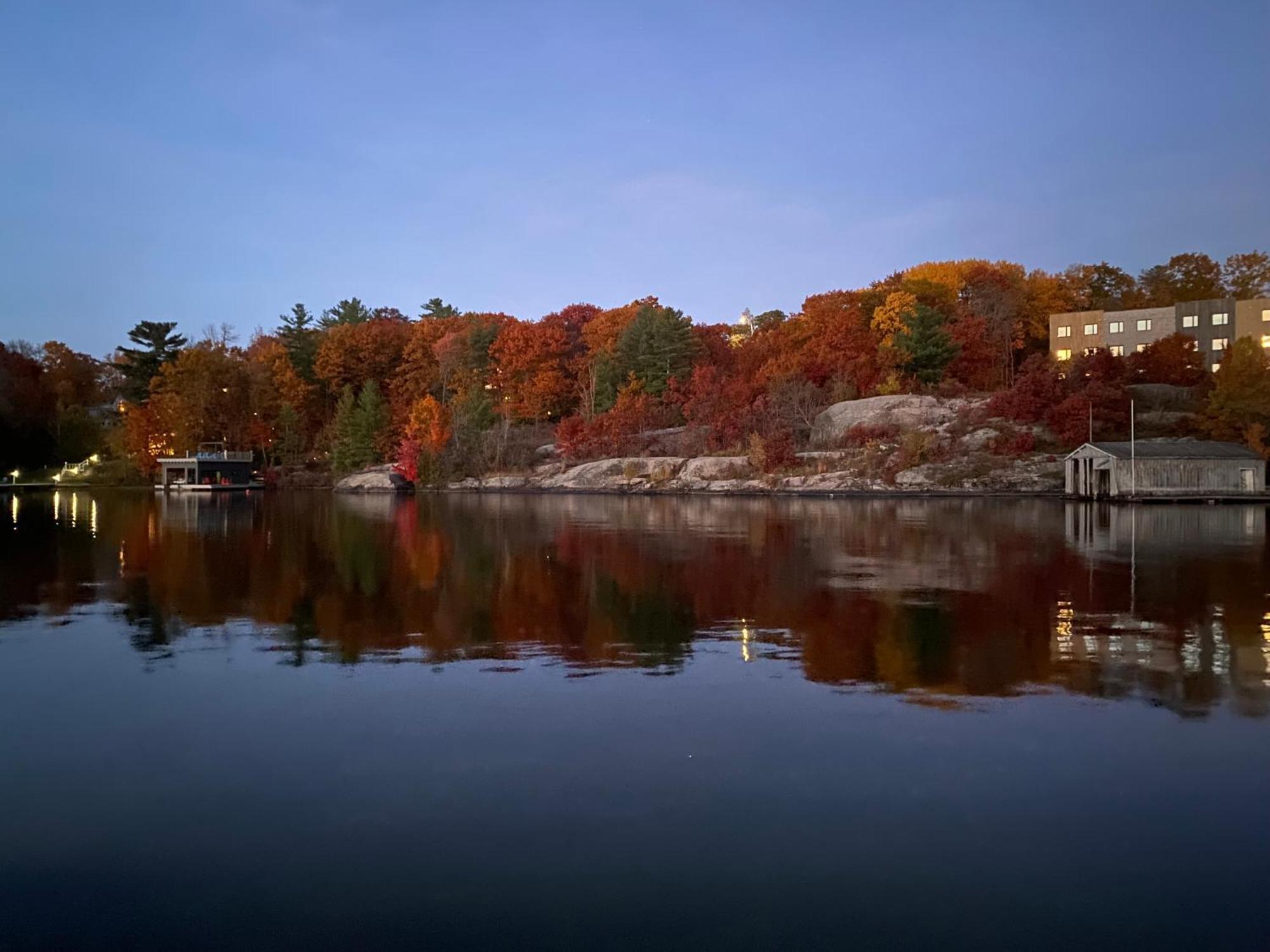 Blue Spruce Bed And Breakfast Muskoka Gravenhurst Exterior photo